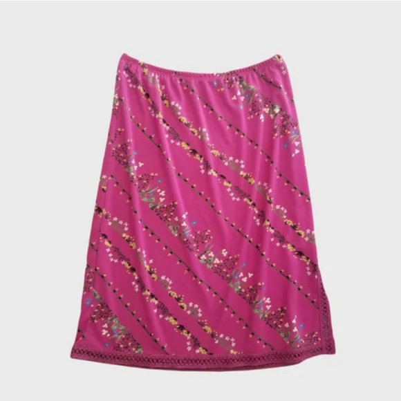 BCBGMaxazria Fuchsia Floral Skirt Size Medium - Picture 3 of 8